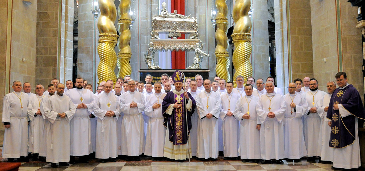 Szafarze Nadzwyczajni Komunii Świętej Archidiecezji Gnieźnieńskiej